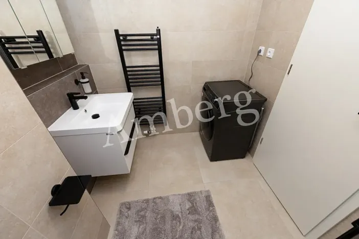 Pronájem bytu 1+kk, Praha - Karlín, Křižíkova, 32 m2