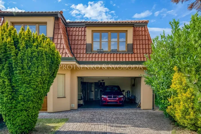 Prodej rodinného domu, Vestec, Průběžná, 427 m2