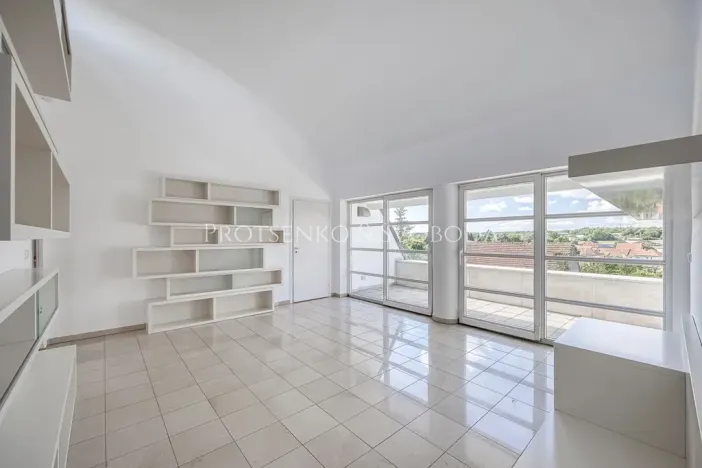 Prodej vily, Křižanov, Benešovo náměstí, 530 m2