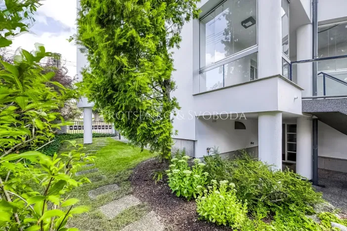 Prodej kanceláře, Křižanov, Benešovo náměstí, 530 m2