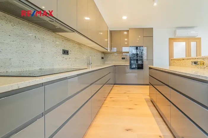 Pronájem bytu 3+kk, Praha - Kunratice, Děbolínská, 92 m2