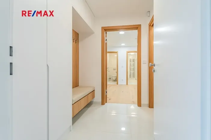 Pronájem bytu 3+kk, Praha - Kunratice, Děbolínská, 92 m2