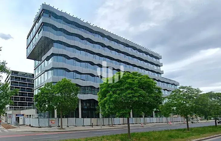 Pronájem kanceláře, Praha - Karlín, Rohanské nábřeží, 500 m2