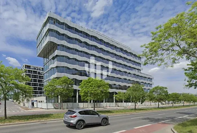 Pronájem kanceláře, Praha - Karlín, Rohanské nábřeží, 1000 m2