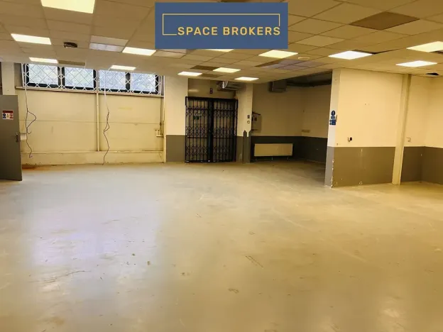 Pronájem obchodního prostoru, Průhonice, Uhříněveská, 1290 m2