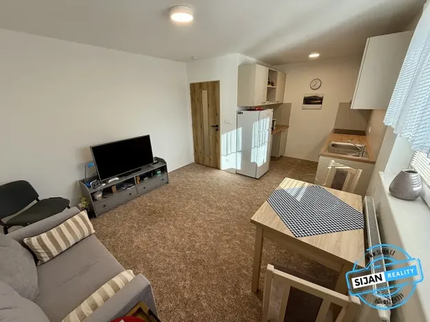 Pronájem bytu 2+kk, Opava, Krnovská, 37 m2