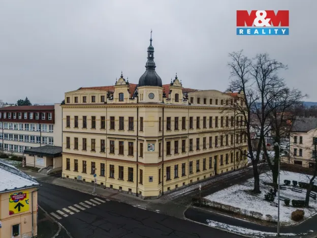 Prodej bytu 4+kk, Klatovy - Klatovy III, Husovo náměstí, 78 m2