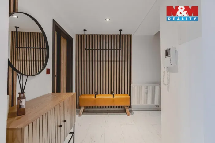 Prodej bytu 4+kk, Klatovy - Klatovy III, Husovo náměstí, 78 m2