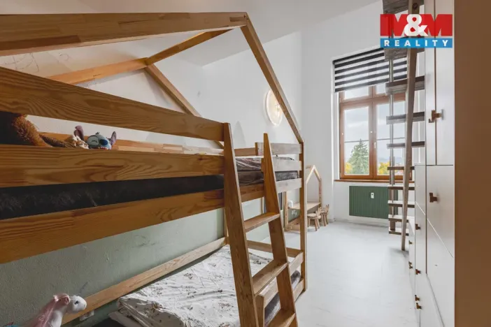 Prodej bytu 4+kk, Klatovy - Klatovy III, Husovo náměstí, 78 m2