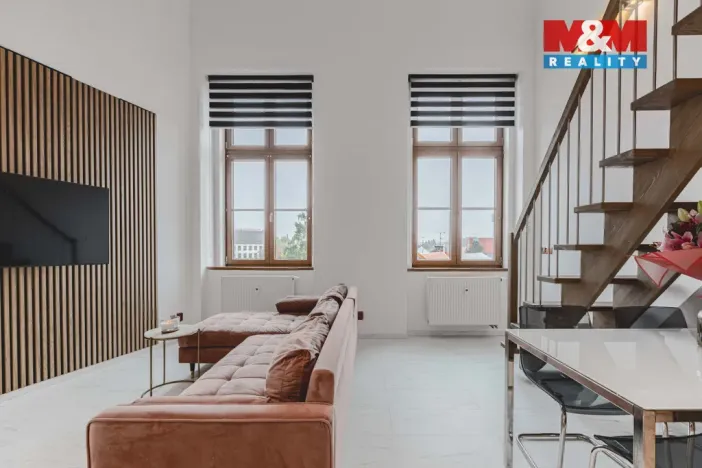 Prodej bytu 4+kk, Klatovy - Klatovy III, Husovo náměstí, 78 m2