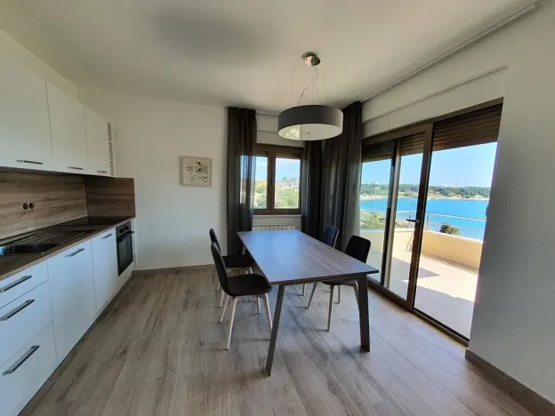 Pronájem bytu 4+kk, Pula, Chorvatsko, 165 m2