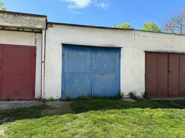 Pronájem garáže, Tišnov, Drbalova, 19 m2