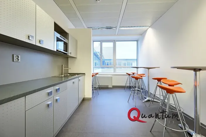 Pronájem kanceláře, Praha - Dejvice, Evropská, 503 m2