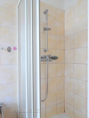 Pronájem bytu 1+1, Praha - Smíchov, Kováků, 36 m2