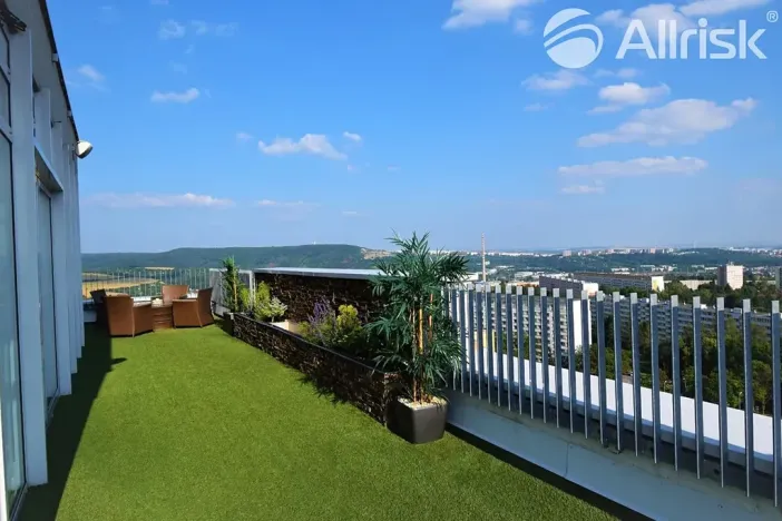 Pronájem atypického bytu, Brno, Majdalenky, 200 m2