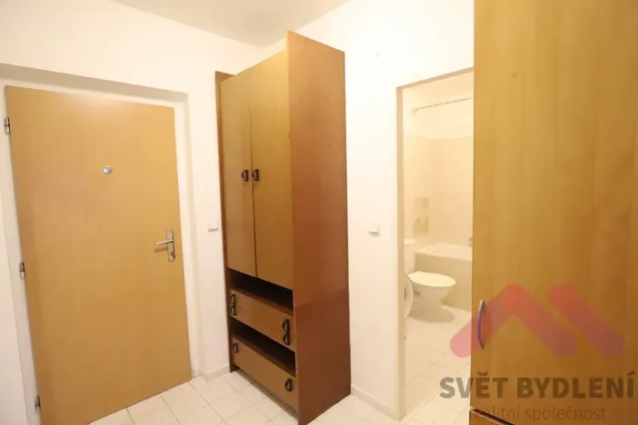 Pronájem bytu 1+kk, Praha - Vysočany, bratří Dohalských, 43 m2