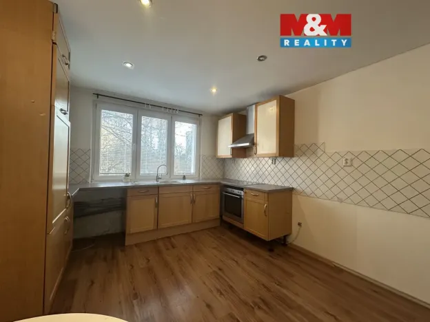 Pronájem bytu 2+1, Chomutov, Blatenská, 60 m2