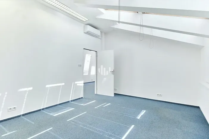 Pronájem kanceláře, Praha - Nové Město, U Bulhara, 100 m2