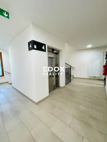 Pronájem bytu 1+kk, Praha - Košíře, Naskové, 34 m2