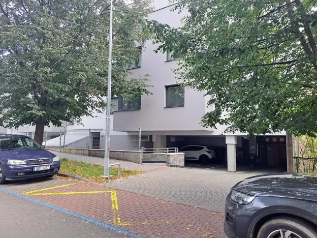 Prodej garážového stání, Brno, Táborská, 15 m2
