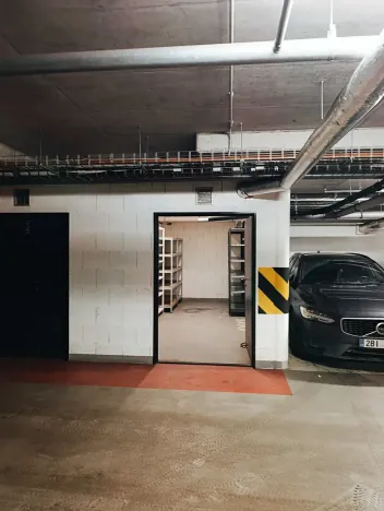 Pronájem - jiné, Praha - Malešice, Počernická, 12 m2