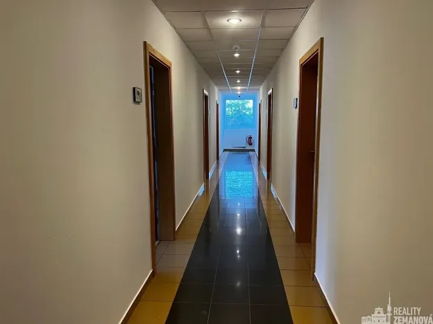 Pronájem kanceláře, Praha - Modřany, Do koutů, 41 m2