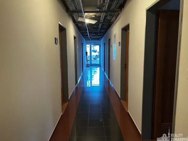 Pronájem kanceláře, Praha - Modřany, Do koutů, 41 m2