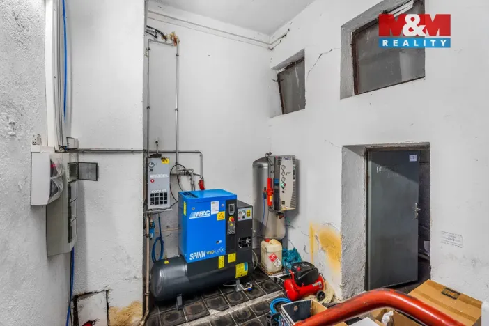 Prodej obchodního prostoru, Kraslice - Tisová, 560 m2