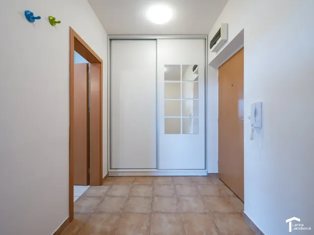 Pronájem bytu 2+kk, Pardubice - Nemošice, Nemošická, 60 m2