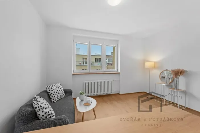 Pronájem bytu 2+kk, Praha - Břevnov, Nad Kajetánkou, 45 m2