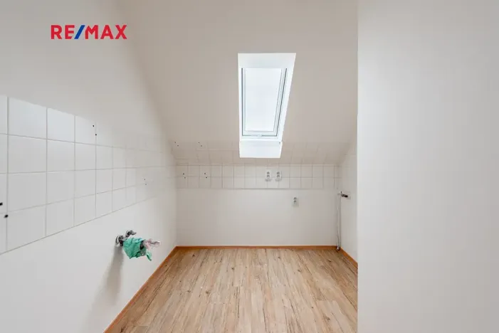 Prodej komerční nemovitosti, Měchenice, Hlavní, 330 m2