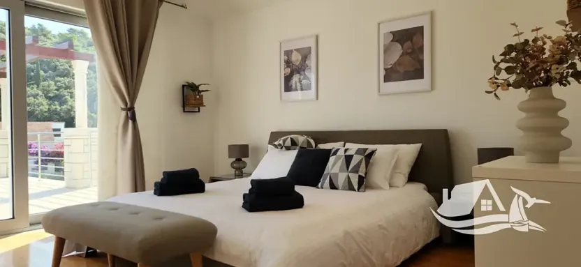 Prodej vily, Žrnovo, Chorvatsko, 240 m2