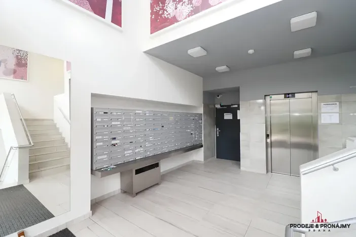 Pronájem bytu 2+kk, Praha - Vysočany, Pod Harfou, 54 m2