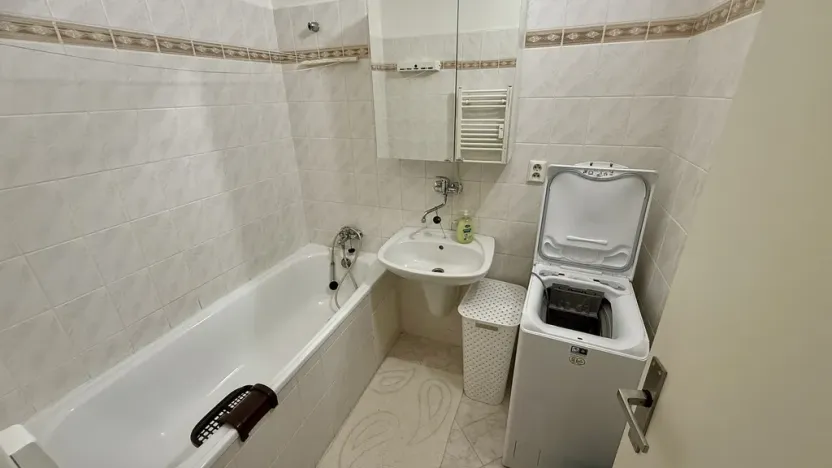 Pronájem bytu 2+kk, Jihlava, U Dvora, 48 m2