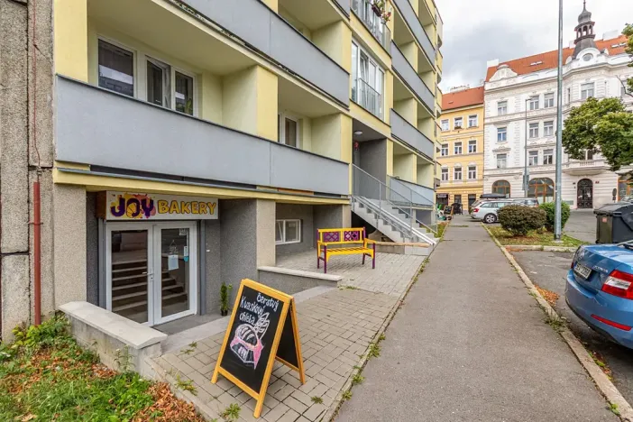 Prodej obchodního prostoru, Praha - Vršovice, Petrohradská, 68 m2