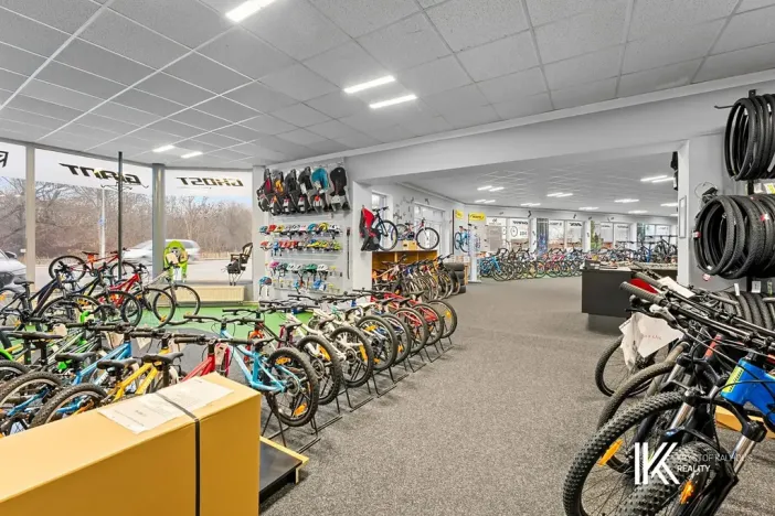 Prodej obchodního prostoru, Pardubice, Přeloučská, 779 m2