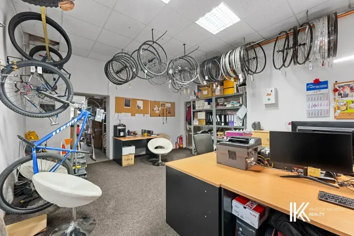 Prodej kanceláře, Pardubice, Přeloučská, 779 m2