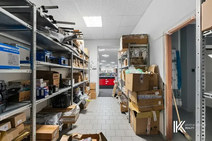 Prodej kanceláře, Pardubice, Přeloučská, 779 m2