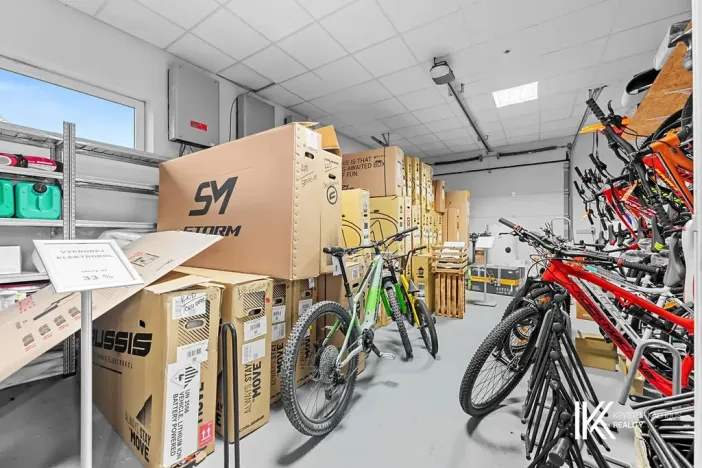 Prodej kanceláře, Pardubice, Přeloučská, 779 m2