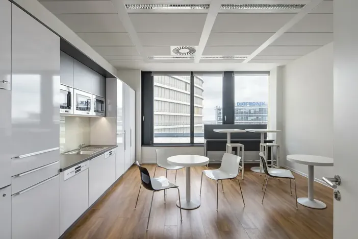 Pronájem kanceláře, Praha - Nusle, Pikrtova, 536 m2