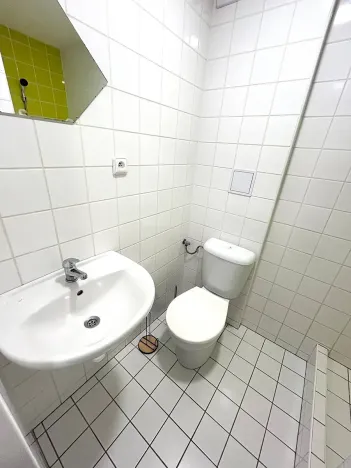 Pronájem bytu 1+kk, Praha - Vysočany, Poděbradská, 30 m2