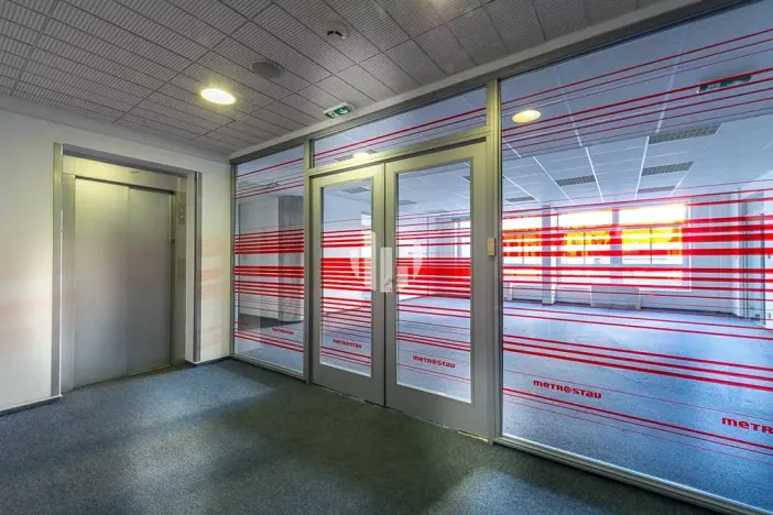 Pronájem kanceláře, Praha - Holešovice, Na Maninách, 360 m2