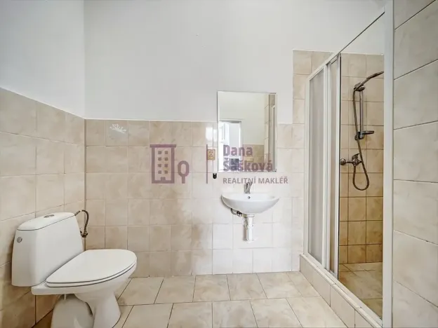 Pronájem bytu 2+1, Jindřichův Hradec, nám. Míru, 50 m2