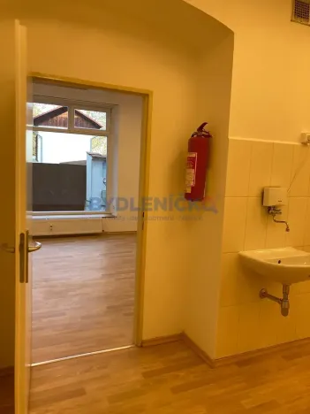Pronájem komerční nemovitosti, České Budějovice, Hradební, 35 m2