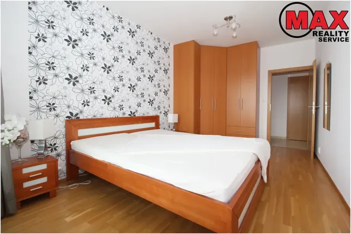 Pronájem bytu 2+kk, Praha - Hrdlořezy, V třešňovce, 61 m2