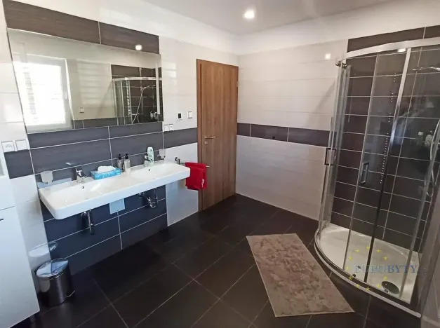 Pronájem rodinného domu, Vyžlovka, U Pískovny, 142 m2