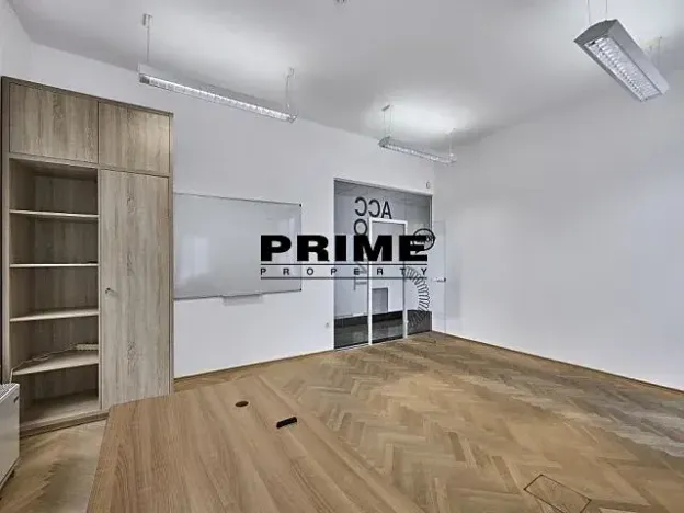 Pronájem kanceláře, Praha - Nové Město, Soukenická, 212 m2
