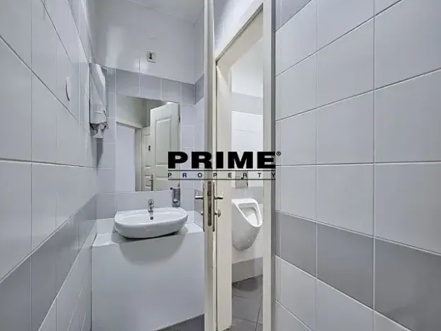 Pronájem kanceláře, Praha - Nové Město, Soukenická, 212 m2