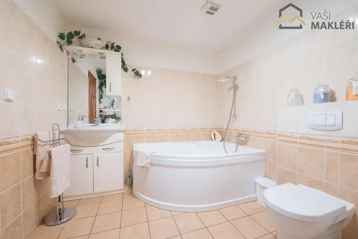 Pronájem rodinného domu, Mochov, Na Zátiší, 183 m2