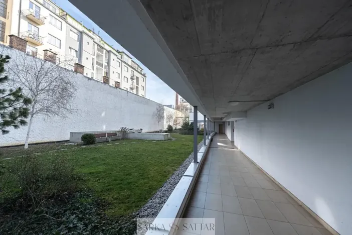 Pronájem bytu 1+kk, Praha - Holešovice, Komunardů, 36 m2